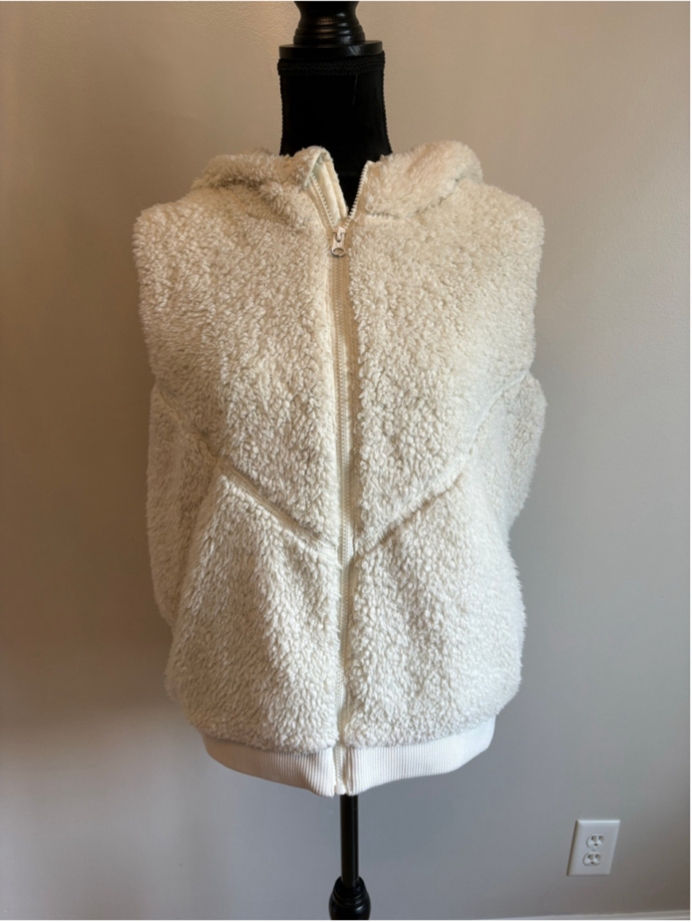 Women's ZYIA ACTIVE White Sherpa Hooded Vest L